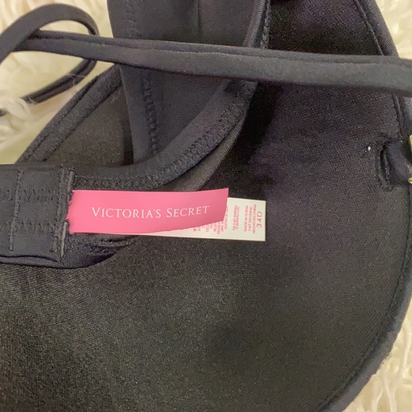 Victoria’s Secret bikini top - Picture 3 of 5